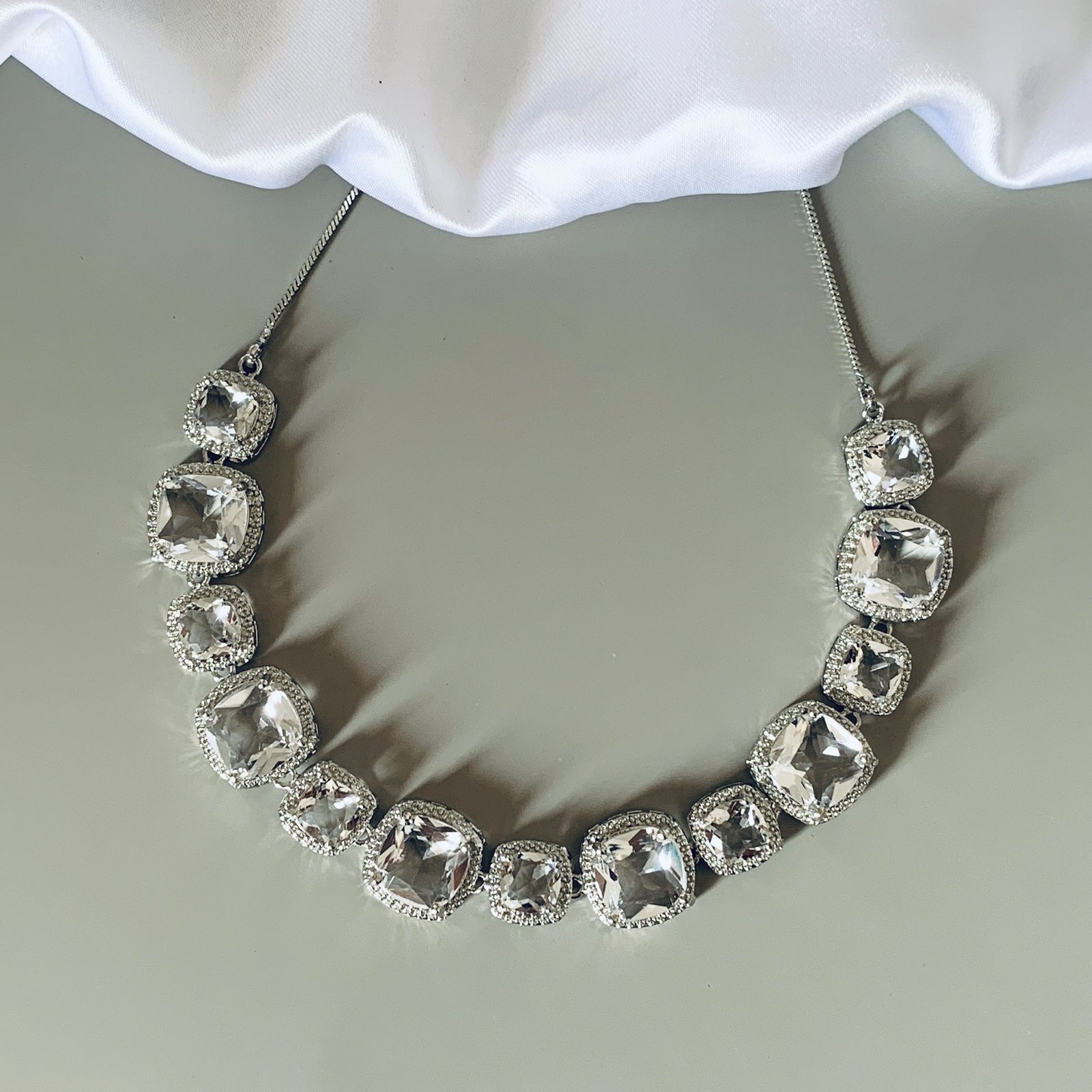 White American Diamond Imitation Jewellery Set in Silver Finish - Image 2