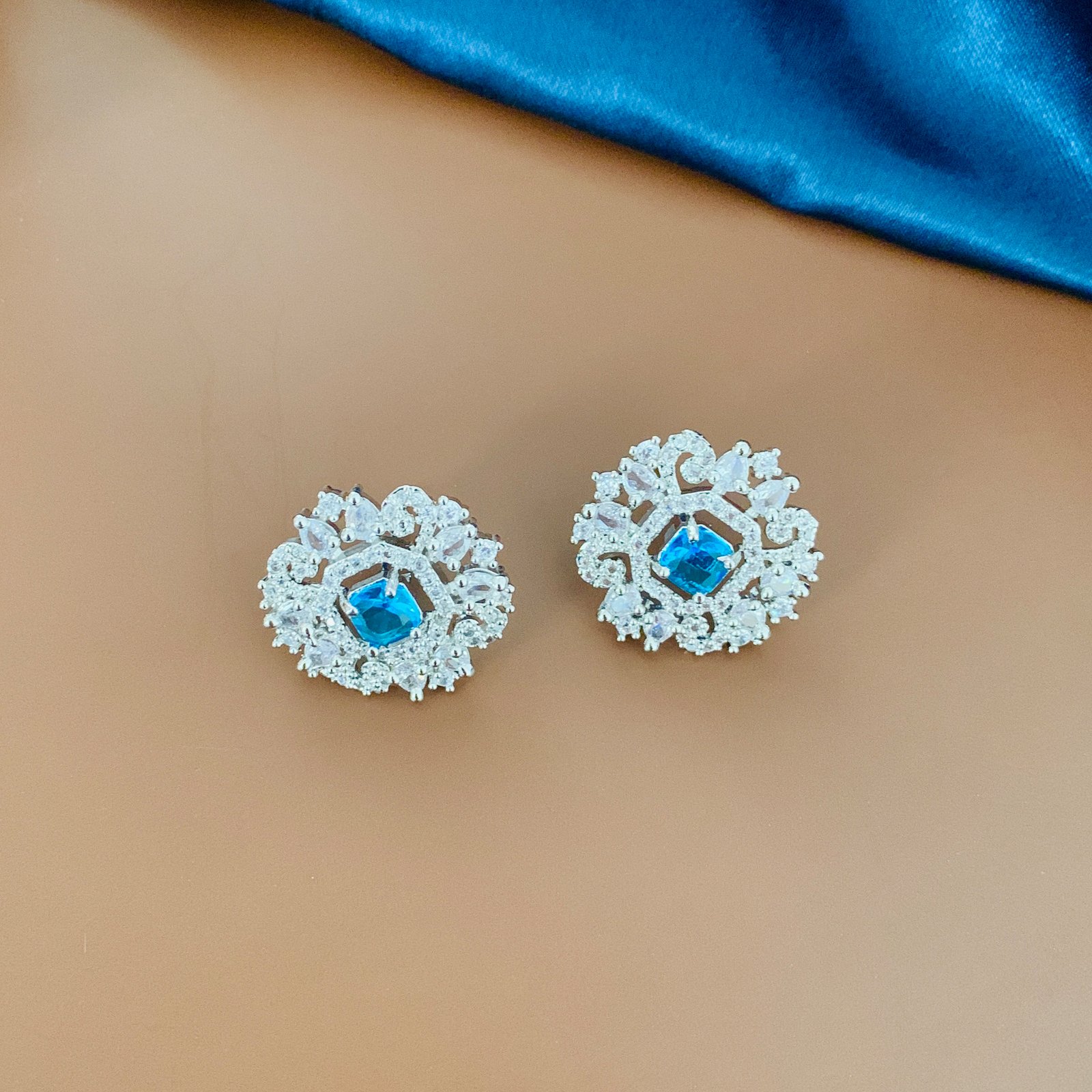 Silver Plated Sky Blue Statement Pendant Imitation Necklace and Earrings Set - Image 3