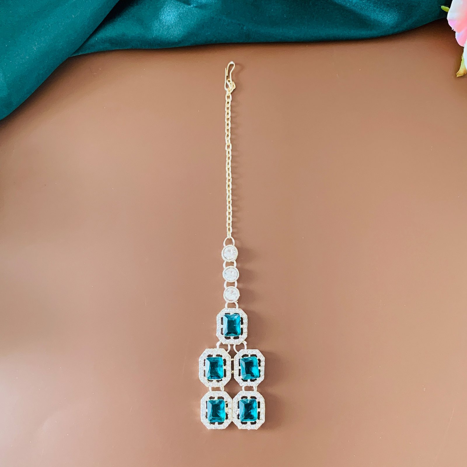 Emerald Elegance Silver Plated Necklace Earrings Maang Tikka Set - Image 4